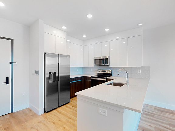 3rd image of 333 Bergen Blvd APT 206