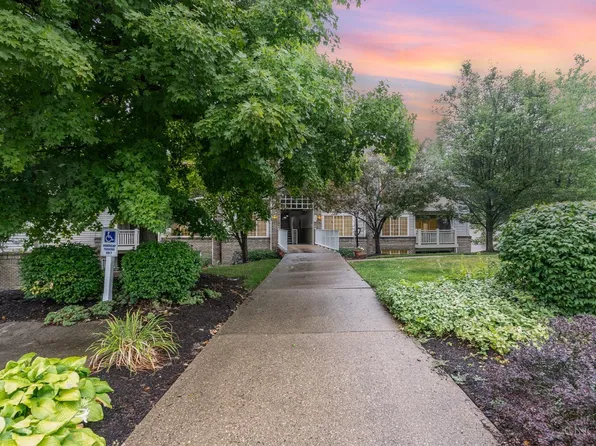 9905 Regatta Dr Unit 101, Cincinnati, OH 45252