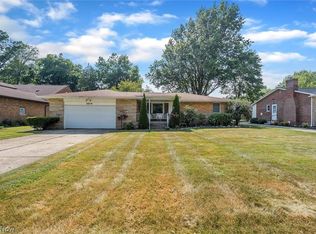 5808 Alberta Dr, Lyndhurst, OH 44124