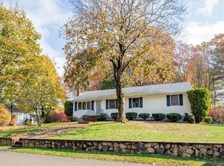 136 Beechnut Rd, Westwood, MA 02090