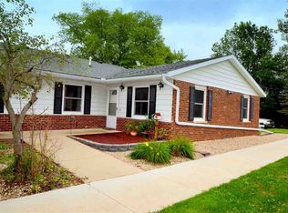 1000 Ridgewood Dr APT 3, Decorah, IA 52101