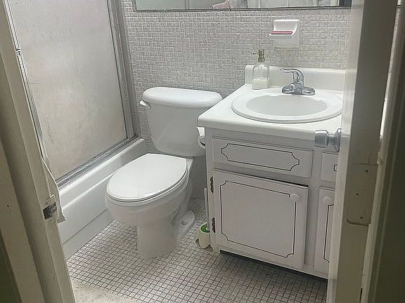 4th image of 1900 59th Ave N APT 104
