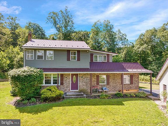 3rd image of 113 Sandhill Rd