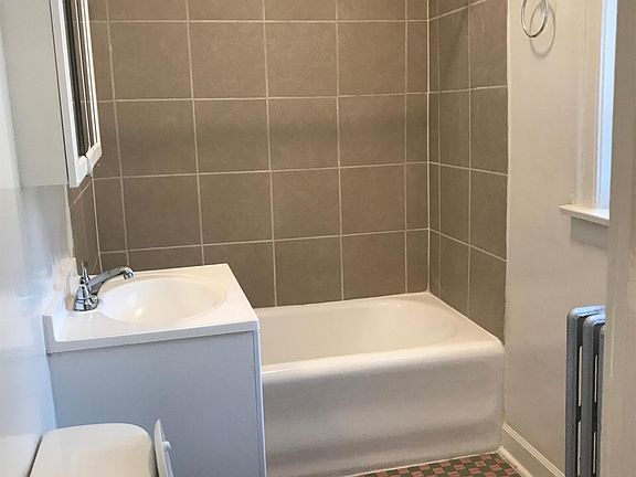 2nd image of 10742 S Calumet Ave APT 3W
