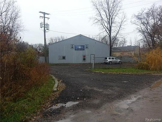 1st image of 3370 Warren Dr