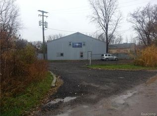 3370 Warren Dr, Waterford, MI 48329