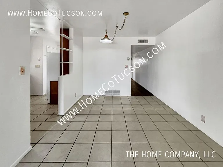 3238 E Hawthorne St — Photo 12