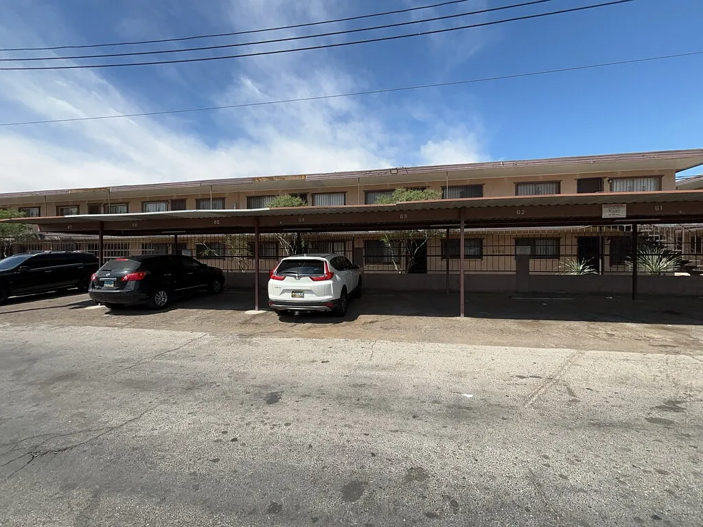 1 bed, 1.0 bath, 480 sqft, $875 — Photo 3