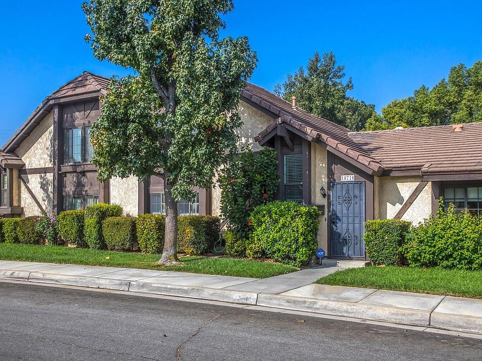 1st image of 10716 Loro Verde Ave