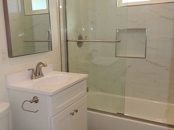 2nd image of 450 N Cypress St #450