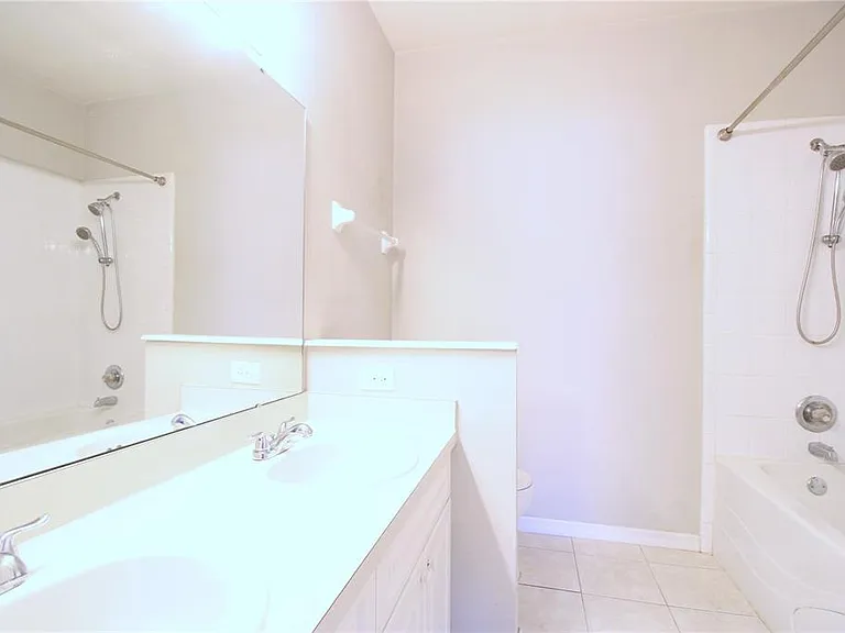 4742 NW 79th Rd — Photo 10