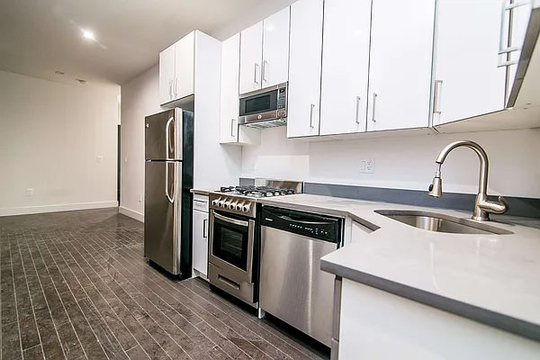 Rented by Nooklyn NYC LLC | media 34