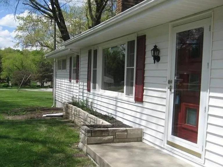 9202 Pacific St — Photo 2