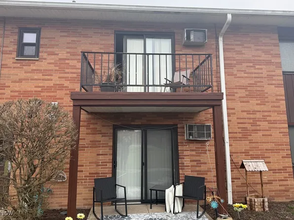 23865 David Dr Unit 204, North Olmsted, OH 44070