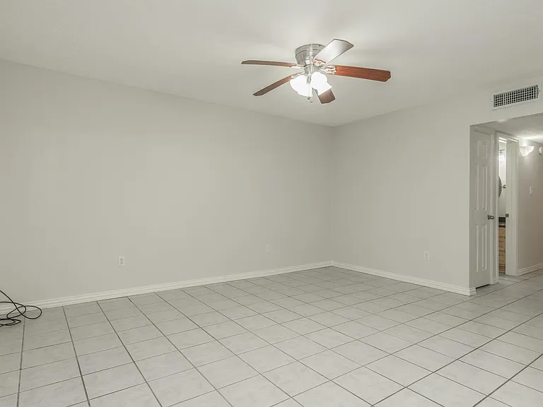 600 19th St #7 — Photo 3