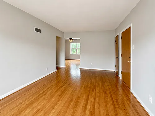 6416 Jamieson Ave #2N — Photo 2