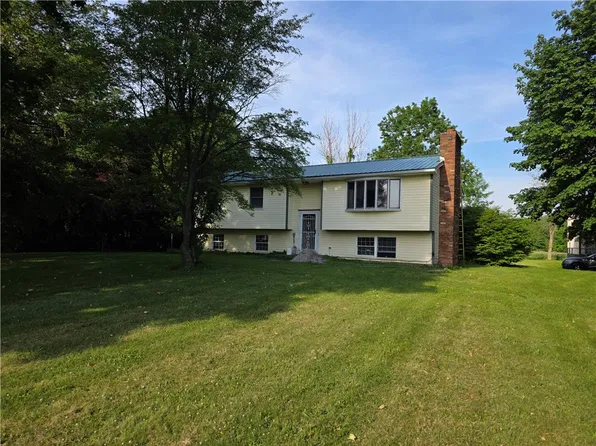 5088 Arcadia Zurich Norris Rd, Sodus, NY 14551