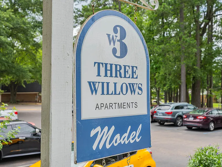 Three Willows — Photo 7