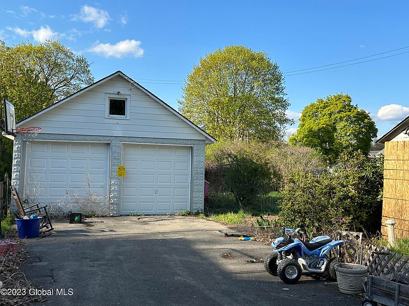 2nd image of 32 LaBarge Street