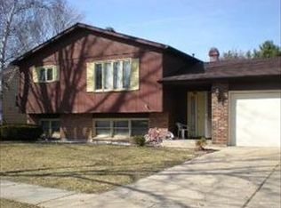 1760 Devonshire Ct, Elgin, IL 60123