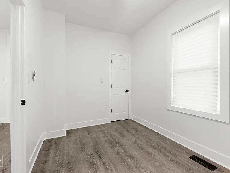 8324 S Kingston Ave — Photo 7