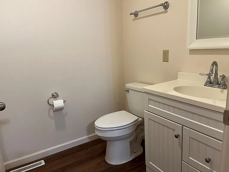567 Dupont Rd #5 — Photo 11