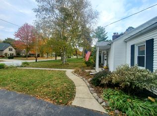 179 Warren Ave, Hartland, WI 53029