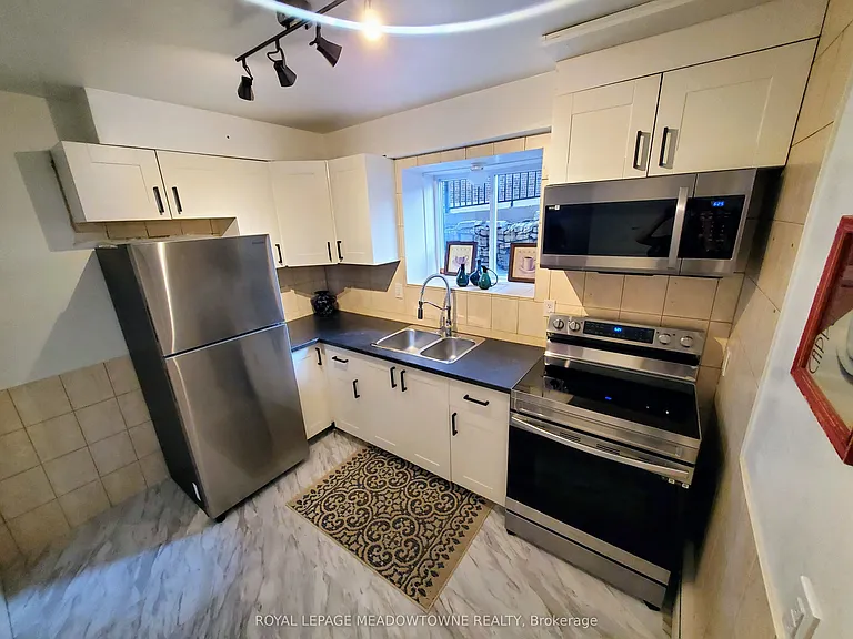 981 Mohawk Rd E #2 — Photo 4