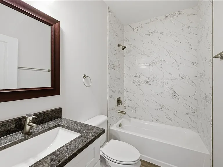 113-115 N Arsenal Ave — Photo 10