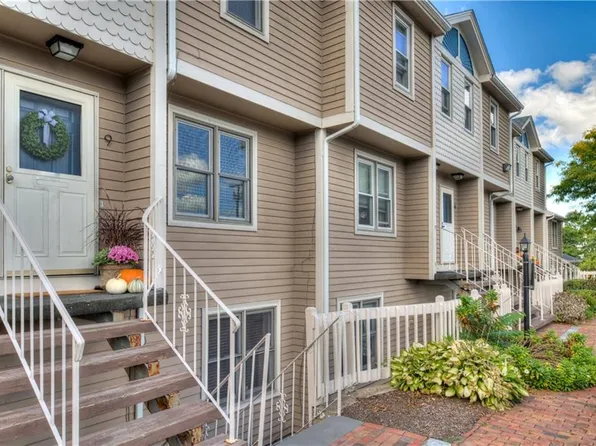3399 Post Rd APT 9, Warwick, RI 02886