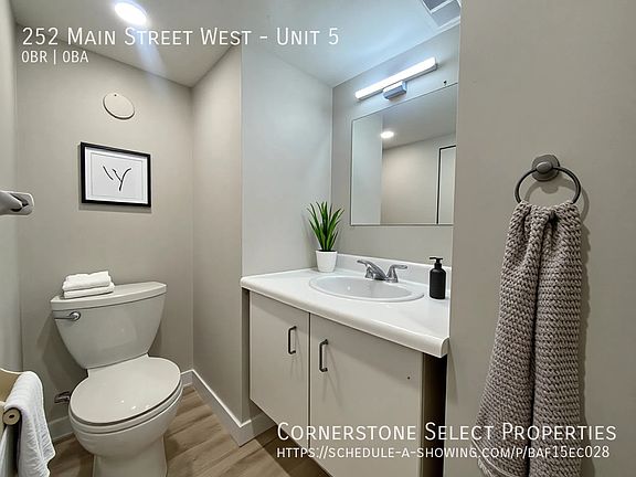 5th image of 252 Main St W Unit 5