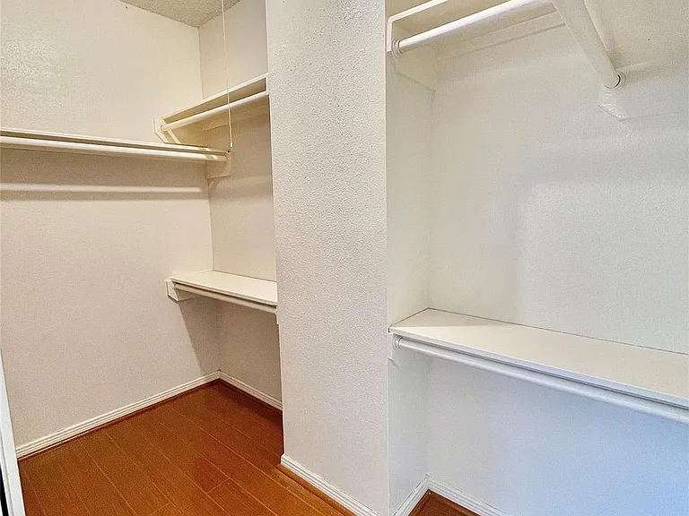 10910 Olivewood Dr — Photo 9
