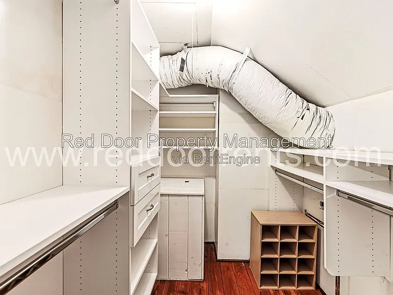 129 E 49th St — Photo 22