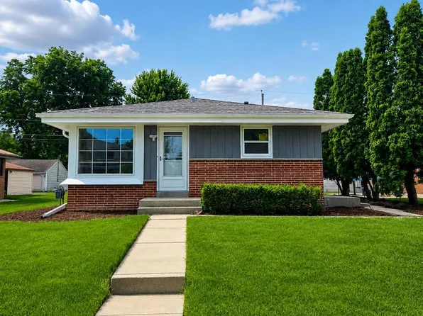 2735 E Bolivar AVENUE, Milwaukee, WI 53235