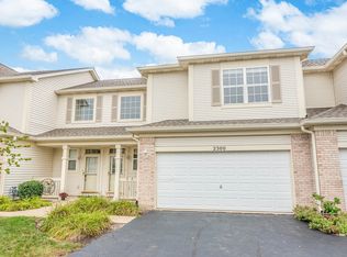 2300 Moonlight Ct, Aurora, IL 60503