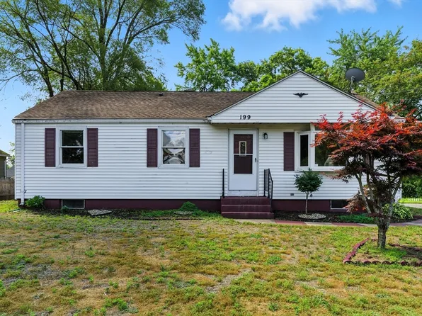 199 Cherokee Dr, Springfield, MA 01109