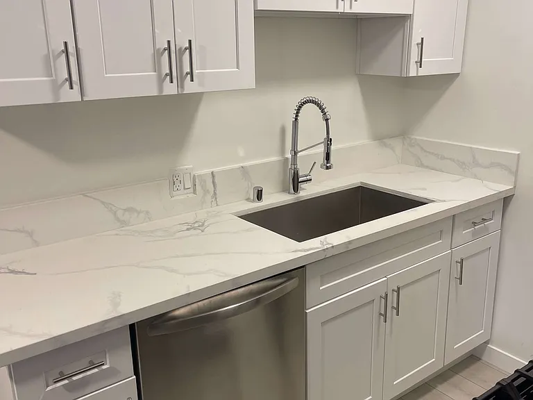 Navy Street Apartments — Photo 16