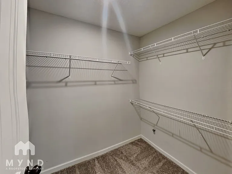 160 Nicholas Dr — Photo 14