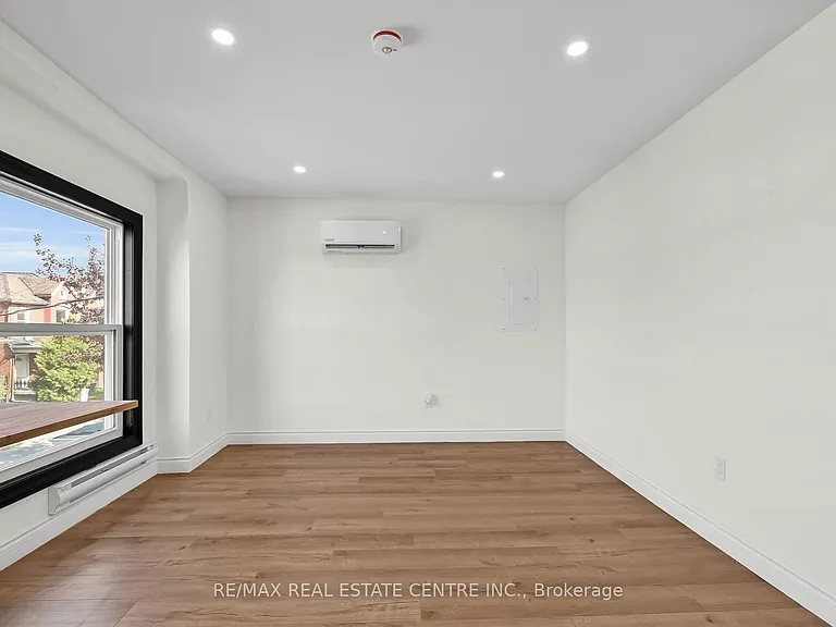 68 Kinrade Ave — Photo 7