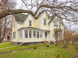 57 Prince St, Yarmouth, NS B5A1S4