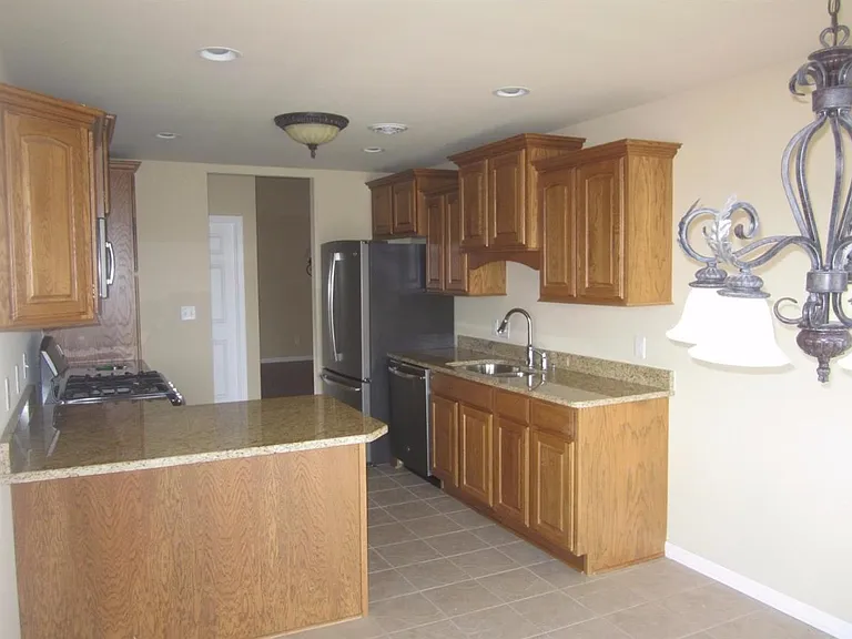 11193 Vermont Cir — Photo 4
