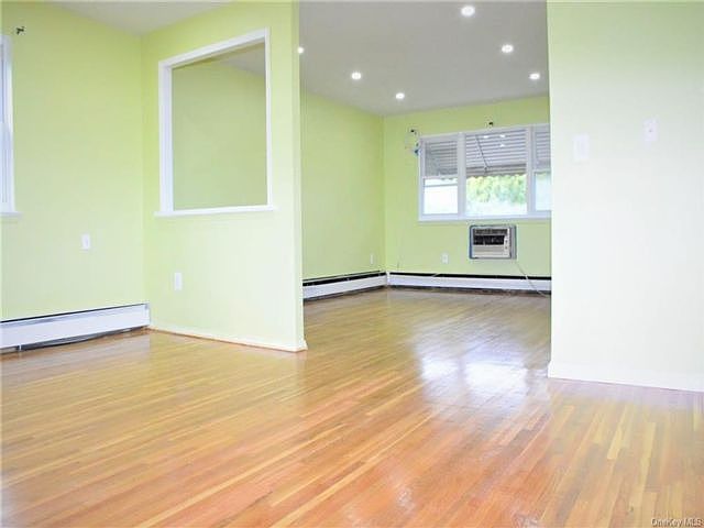 1st image of 3644 Harper Ave