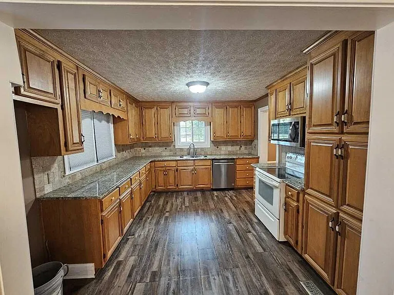 1505 Old Loganville Rd — Photo 7
