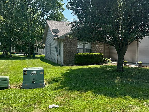 2nd image of 2213 Bambi Ln