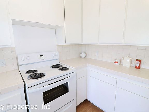 5th image of 142 S Wetherly Dr #304