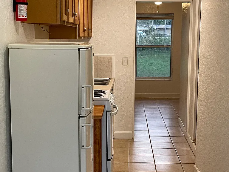 1433 W Lake Cannon Dr NW — Photo 2
