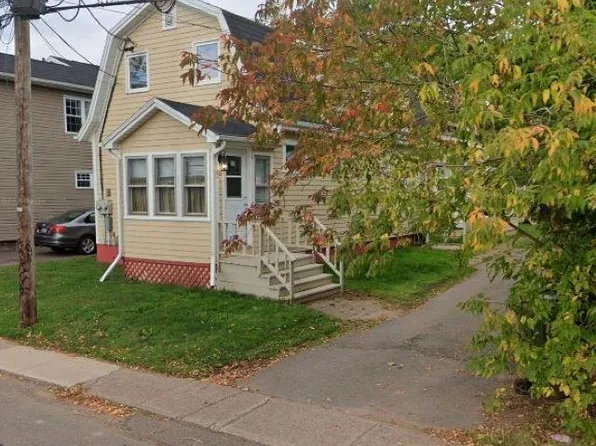9 Summer St, Charlottetown, PE C1A 2P7