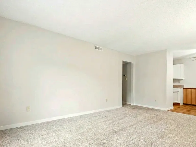 3032 SW Lydia Ave #103 — Photo 2