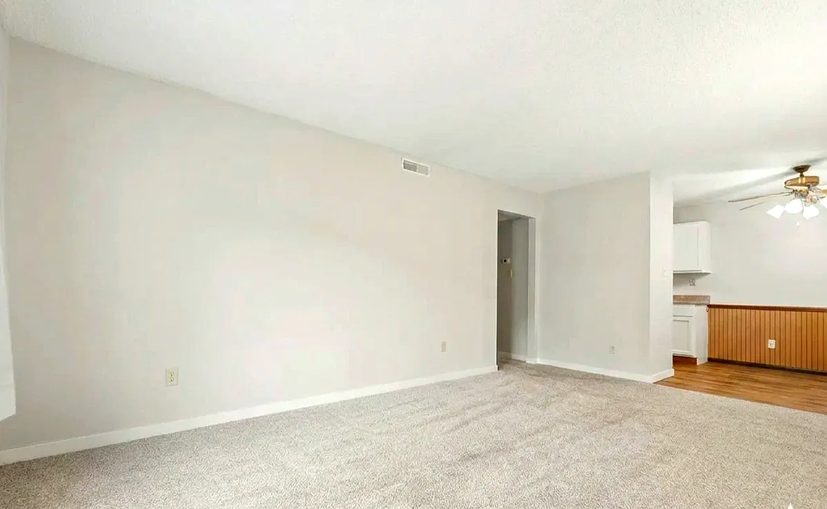 Building Photo - 3032 SW Lydia Ave #103