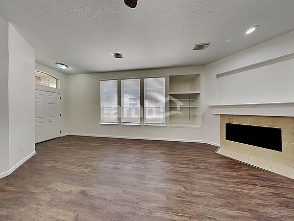3rd image of 2313 Highland Crossing Dr
